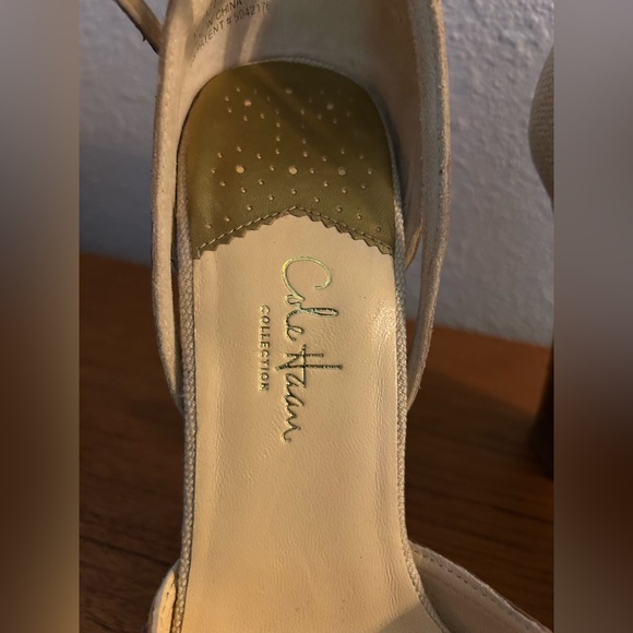 Perfect Summer Heel! Ivory Canvas & Snakeskin Trim Platform Peep Toe (Size 9) - Picture 5 of 10